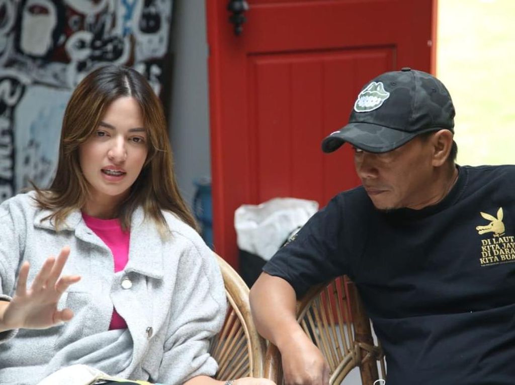 Nia Ramadhani Gaet Pidi Baiq di Novel Cerita Ade, Ini Alasannya Nia Ramadhani Gaet Pidi Baiq di Novel Cerita Ade, Ini Alasannya