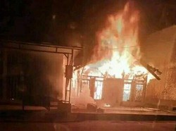 Pria Cianjur Ngamuk Bacok Mati Satu Warga-Bakar Tiga Rumah