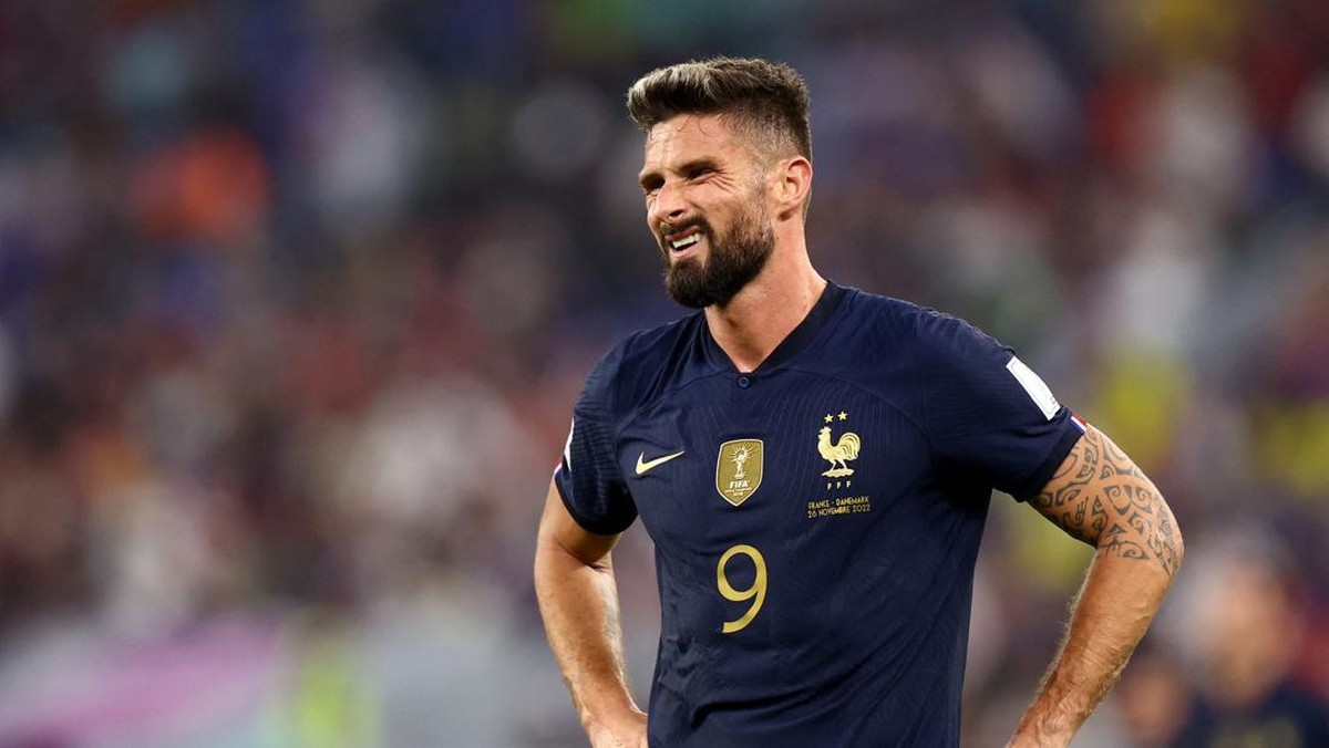 Striker Prancis Olivier Giroud sabar menunggu kesempatannya mencetak gol bersejarah. (Foto: REUTERS/HANNAH MCKAY)