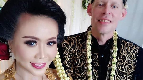 10 Foto Wanita Viral Dinikahi Bule Amerika yang Liburan ke Jepara