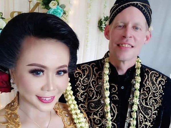 10 Foto Wanita Viral Dinikahi Bule Amerika yang Liburan ke Jepara
