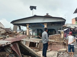 Musala Pasar Kesamben Blitar Tak Tersentuh Api Meski Kios-Lapak Hangus Terbakar