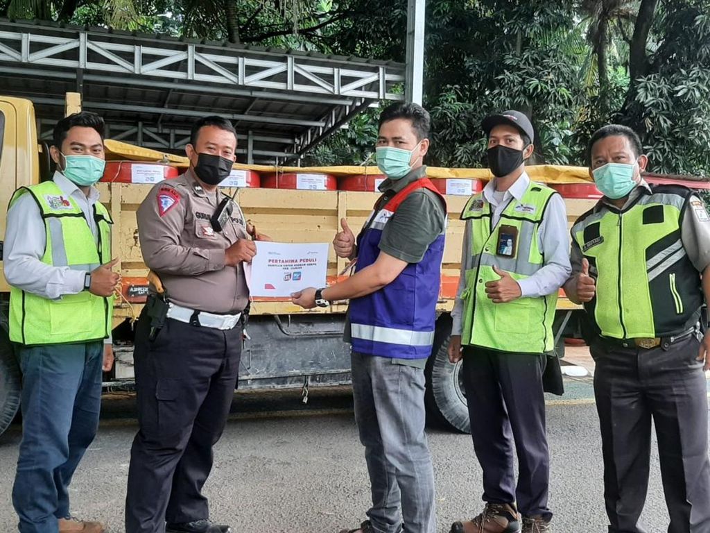 Pertamina Suplai Avtur ke Helikopter Polri yang Sebar Bantuan di Cianjur