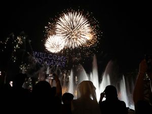 Menikmati Pertunjukan Kembang Api di Corniche Qatar