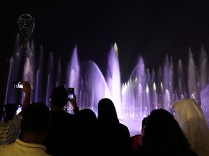 Pertunjukan Kembang Api dan Cahaya Pukau Para Turis di Doha