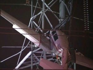 Pesawat Tabrak Kabel Tegangan Tinggi, Listrik di Washington DC Padam