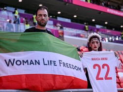 Kampanyekan Hak Perempuan, Pemain Bola Iran Diancam Hukuman Mati