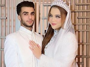 Ratu Rizky Nabila Merasa Ditipu Pria Libya Berujung Talak Usai 2 Hari Nikah Ratu Rizky Nabila Merasa Ditipu Pria Libya Berujung Talak Usai 2 Hari Nikah