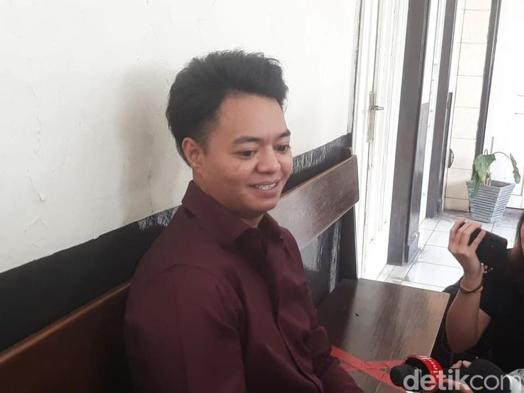 Pesan Reza Arap: Unfollow Akunnya Kalau Cuma Mau Ikut Campur Pesan Reza Arap: Unfollow Akunnya Kalau Cuma Mau Ikut Campur