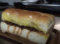 Manis Empuk Roti Bantal dengan Berbagai Isian