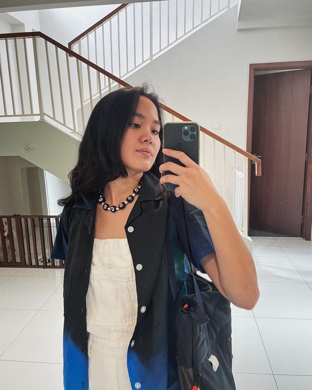 Sheryl Sheinafia dengan gaya simple/Sumber: IG @sherylsheinafia