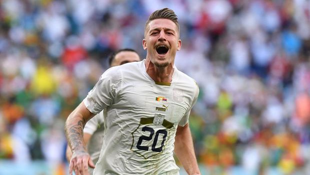 Soccer Football - FIFA World Cup Qatar 2022 - Group G - Cameroon v Serbia - Al Janoub Stadium, Al Wakrah, Qatar - November 28, 2022 Serbia's Sergej Milinkovic-Savic celebrates scoring their second goal REUTERS/Jennifer Lorenzini