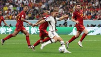 Jerman bisa mencetak gol pada menit ke-83. Kerja sama apik Sane dan Musiala membebaskan Niclas Fullkrug. Sepakan keras Fullkrug tak terbendung Simon. Reuters/Matthew Childs  
