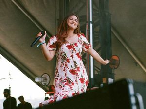 Stephanie Poetri Tanya Makna Lagu Sang Dewi di HITC, Titi DJ: Tentang Bapakmu! Stephanie Poetri Tanya Makna Lagu Sang Dewi di HITC, Titi DJ: Tentang Bapakmu!