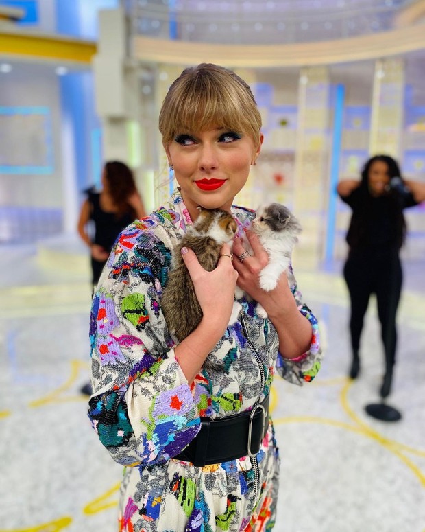 Taylor Swift dengan kucing-kucingnya/Sumber: IG @taylorswift