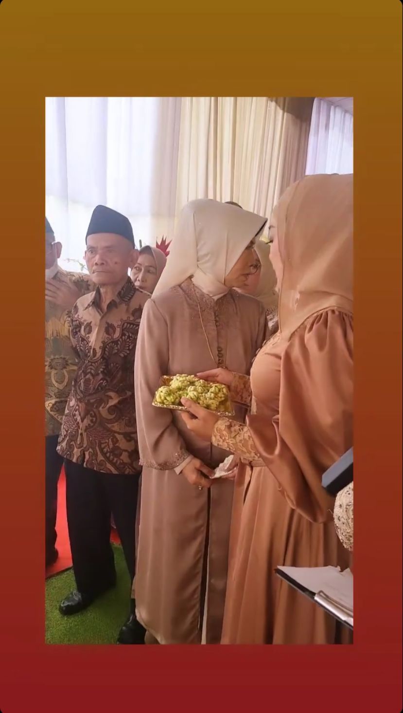 Teddy Syach dan Istri Baru Teddy Syach dan Istri Baru