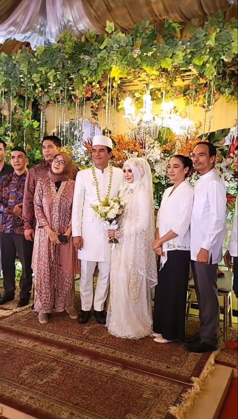 Teddy Syach dan Istri Baru Teddy Syach dan Istri Baru