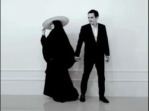 Alasan Istri Teddy Syah Biarkan Foto Mendiang Rina Gunawan Terpajang di Rumah