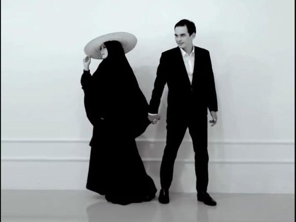 Alasan Istri Teddy Syah Biarkan Foto Mendiang Rina Gunawan Terpajang di Rumah