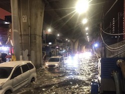 Hujan Deras, Jalan Fatmawati hingga Kemang Jaksel Tergenang Banjir