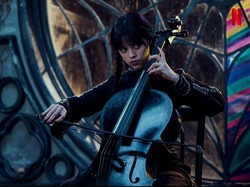 Wednesday Buktikan Plot Klasik Scream Tetap Menarik di Tangan Tim Burton