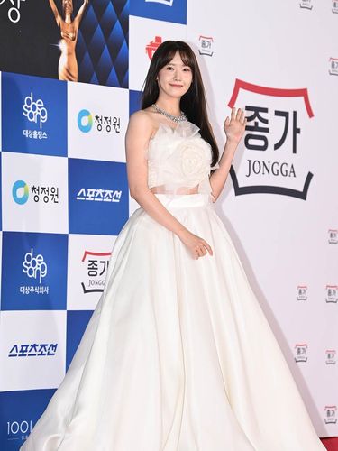 Yoona di Blue Dragon Film Awards 2022