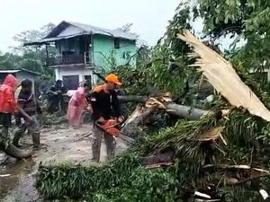 Angin Kencang Sapu Purwodadi Pasuruan, 23 Rumah dan Dua Sekolah Rusak Angin Kencang Sapu Purwodadi Pasuruan, 23 Rumah dan Dua Sekolah Rusak