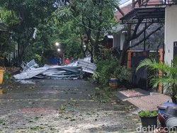 73 Rumah di Perum Villa Jasmine 3 Sidoarjo Rusak Diterjang Angin Kencang