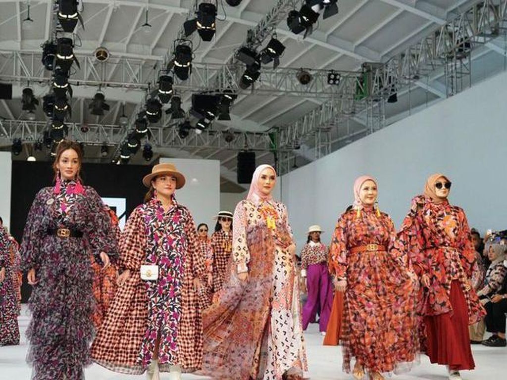 Persaingan Bisnis Hijab Makin Ketat, Bagaimana Peluangnya di 2023? Persaingan Bisnis Hijab Makin Ketat, Bagaimana Peluangnya di 2023?
