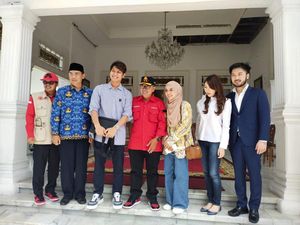 Rizky Billar dan Lesti Kejora Temui Korban Gempa Cianjur