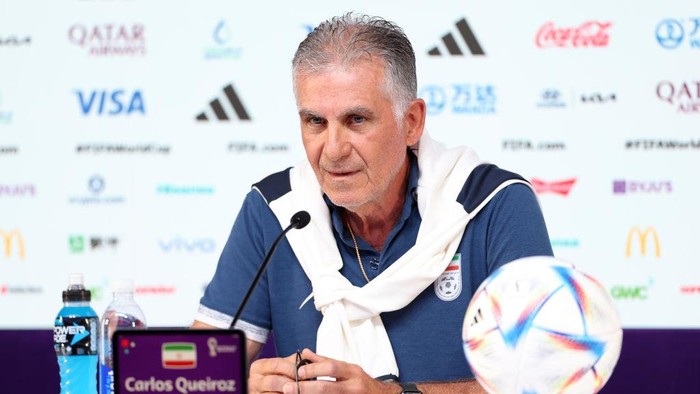 Carlos Queiroz DOHA, QATAR - NOVEMBER 28: Carlos Queiroz, Head Coach of IR Iran, speaks during the IR Iran Press Conference at the Main Media Center on November 28, 2022 in Doha, Qatar. (Photo by Hector Vivas - FIFA/FIFA via Getty Images)