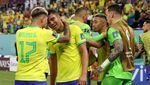 Spanduk Neymar Diving di Tribun Laga Brasil Vs Swiss