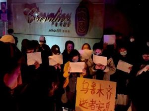 Demo Langka di China, Polisi Disebar-Foto-foto Dihapus