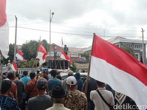 Warga Purworejo Tagih Dana RTLH Rp 5,9 M, Bupati Janjikan Cair Desember