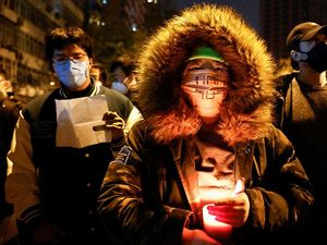 Foto-foto Dramatis Protes COVID di Berbagai Kota di China