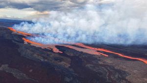 Gunung Api Terbesar Dunia Erupsi Setelah 38 Tahun