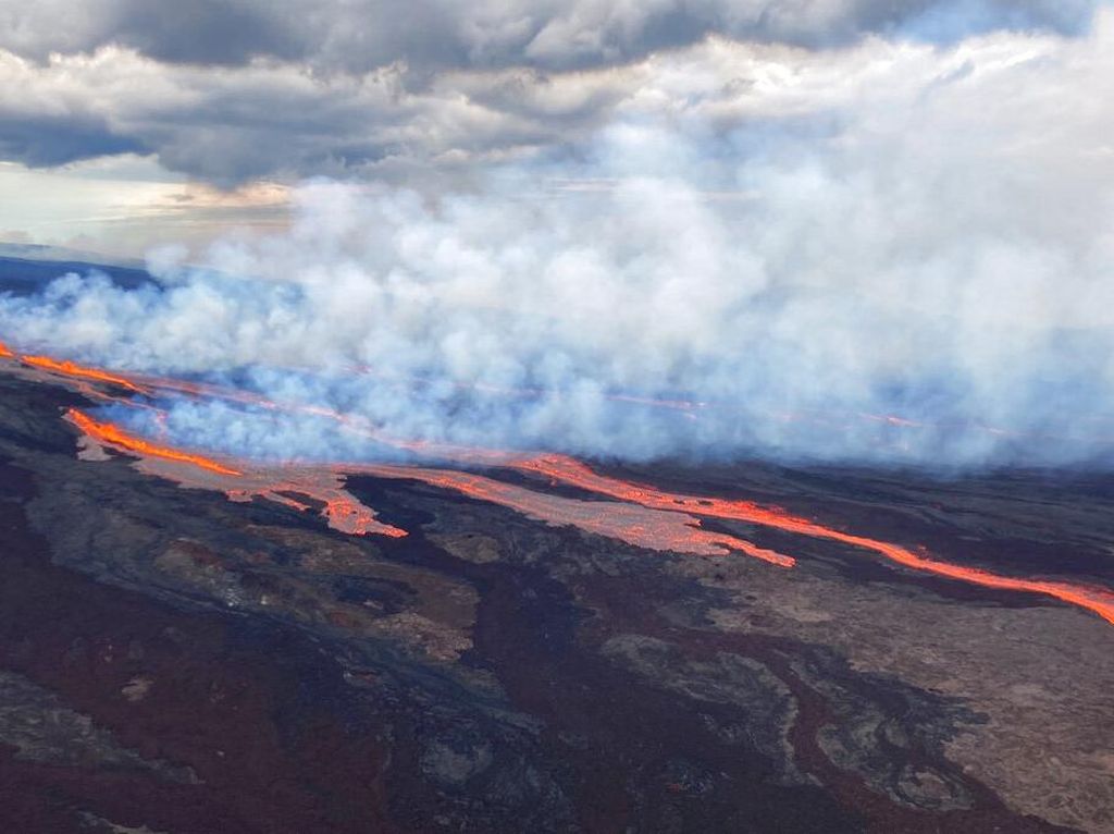Gunung Api Terbesar Dunia Erupsi Setelah 38 Tahun