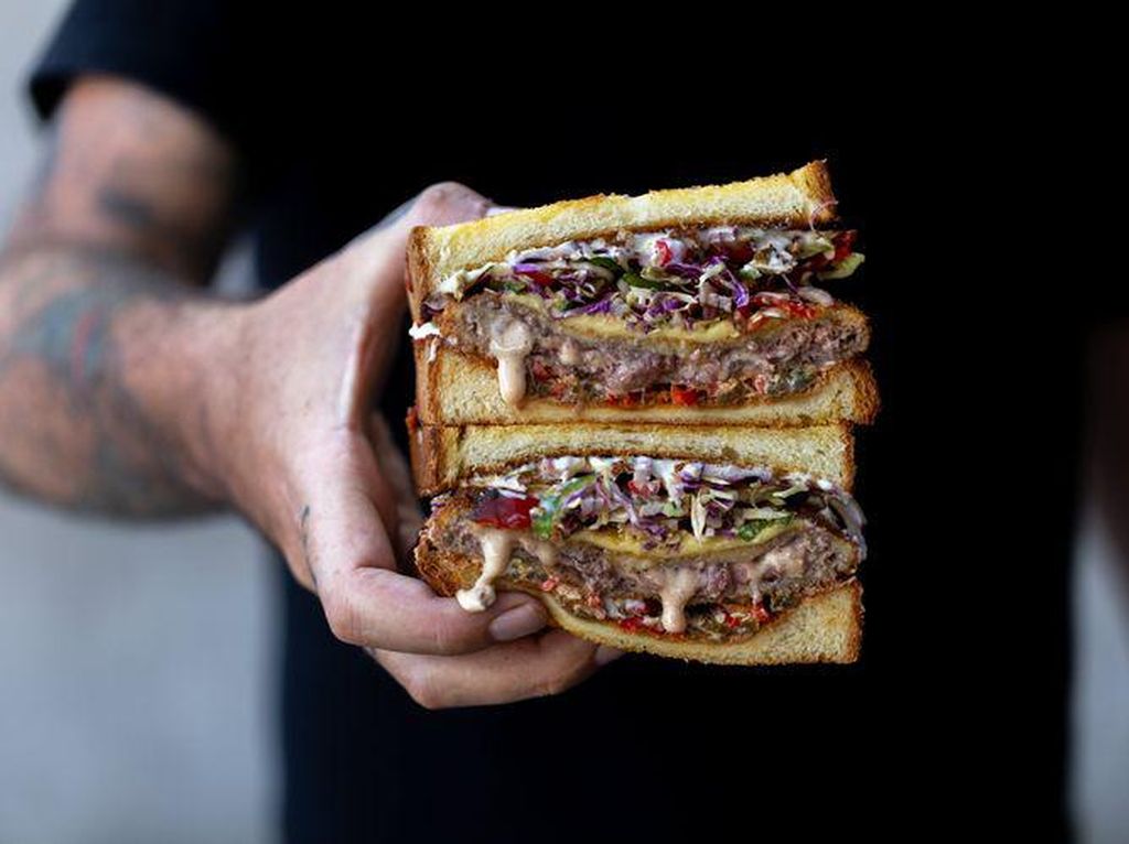Habis Gajian Enaknya Makan Sandwich Sando khas Jepang yang Lezat Habis Gajian Enaknya Makan Sandwich Sando khas Jepang yang Lezat