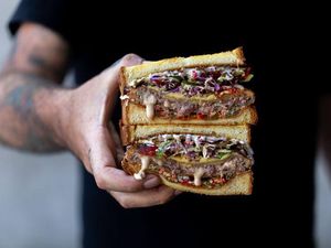 Habis Gajian Enaknya Makan Sandwich Sando khas Jepang yang Lezat Habis Gajian Enaknya Makan Sandwich Sando khas Jepang yang Lezat