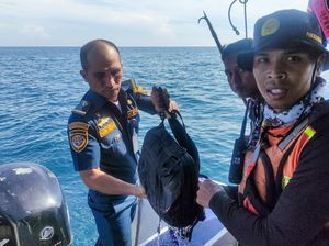 Nelayan Temukan Serpihan Badan Helikopter Polri Jatuh di Babel