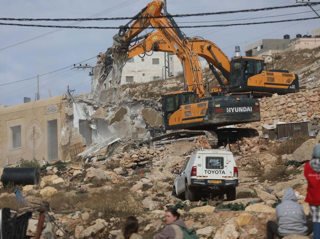 Potret Ngerinya Tentara Israel Hancurkan Rumah Warga Palestina