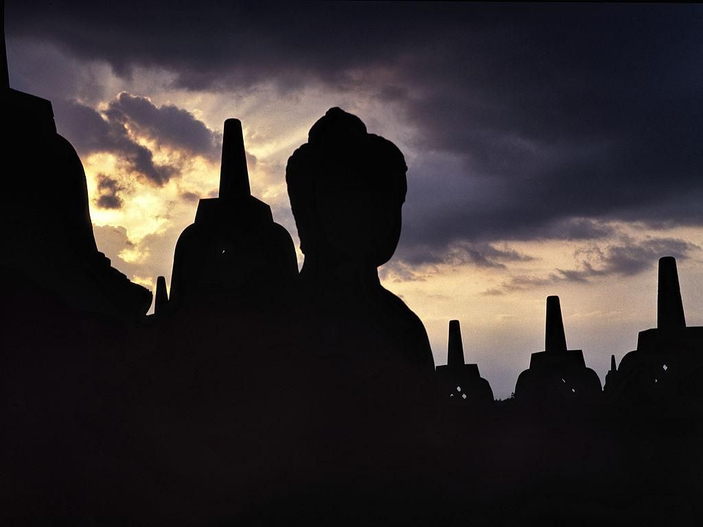 Ke Indonesia Sejak 50 Tahun Lalu, Turis Ini Cuma Cinta Candi Borobudur