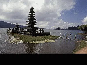 Menelisik Istana Para Dewa di Nusantara Menelisik Istana Para Dewa di Nusantara