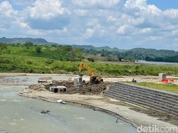 Dipasang Box Culvert, Jalan Darurat Nganjuk-Bojonegoro Belum Bisa Dilalui