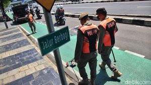 Jalur Sepeda Disisir Petugas, Ada Apa?