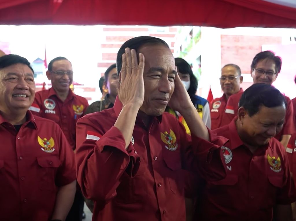 Disebut Jokowi Punya Kerutan-Rambut Putih, Prabowo Geleng-geleng