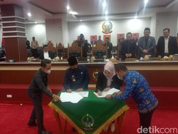 DPRD-Pemprov Tetapkan APBD Sulsel 2023 Rp 9,9 T