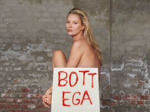 Kursi Rp 171 Juta Viral, Pernah Diduduki Kate Moss Tanpa Busana Kursi Rp 171 Juta Viral, Pernah Diduduki Kate Moss Tanpa Busana
