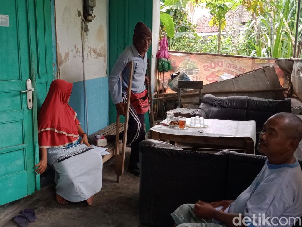 Kisah Pemulung Difabel-Penderita Kanker di Klaten Jadi Tulang Punggung Keluarga