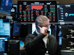 Dampak Tarif Trump Langsung Terasa! Saham Anjlok-Inflasi Bisa Naik